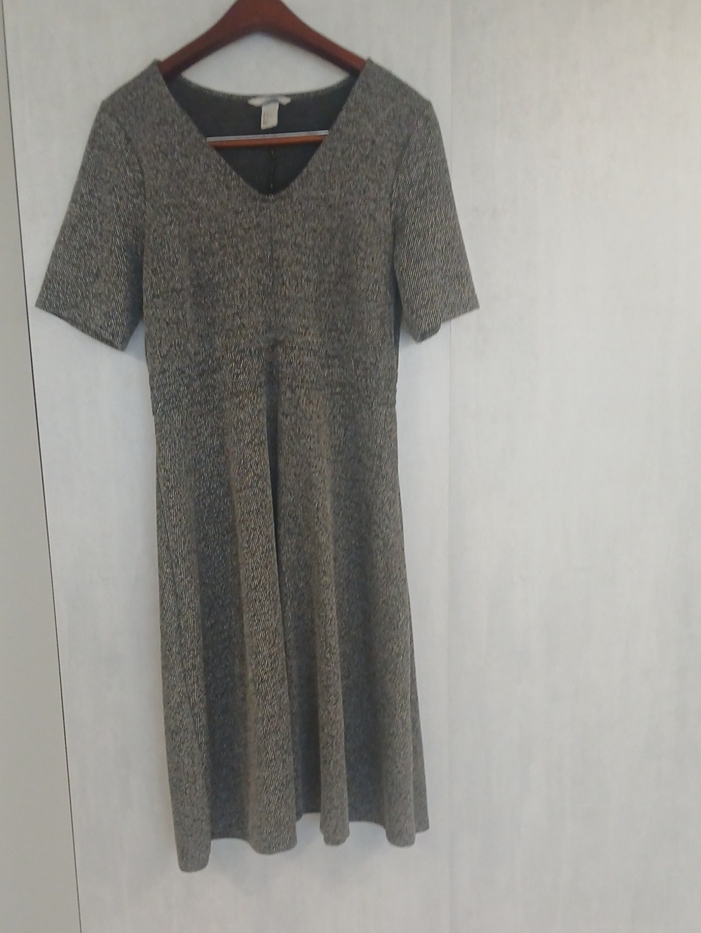 H&M Heather Gray V-Neck Short Sleeve Midi Dress